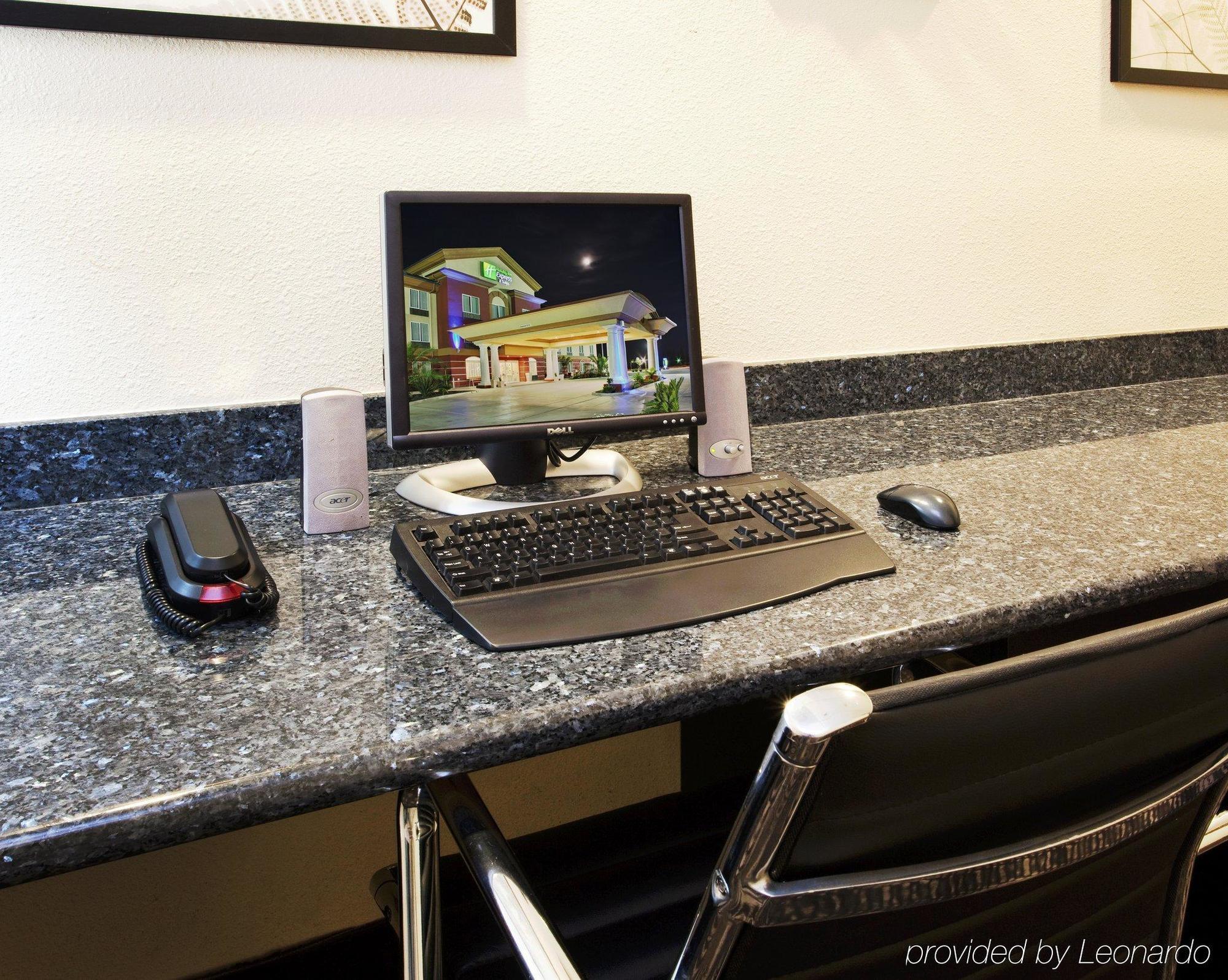 Holiday Inn Express & Suites Yosemite Park Area By Ihg Chowchilla Facilities photo
