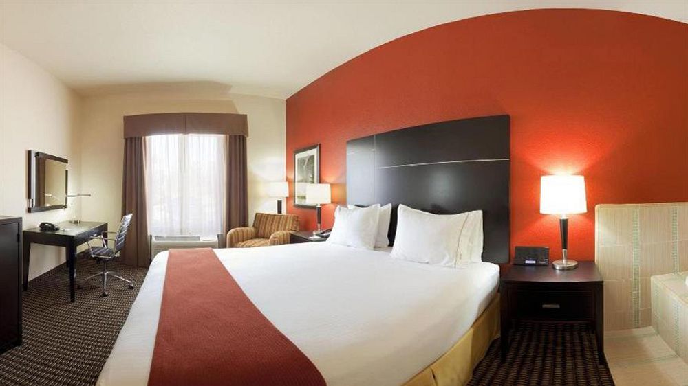 Holiday Inn Express & Suites Yosemite Park Area By Ihg Chowchilla Exterior photo